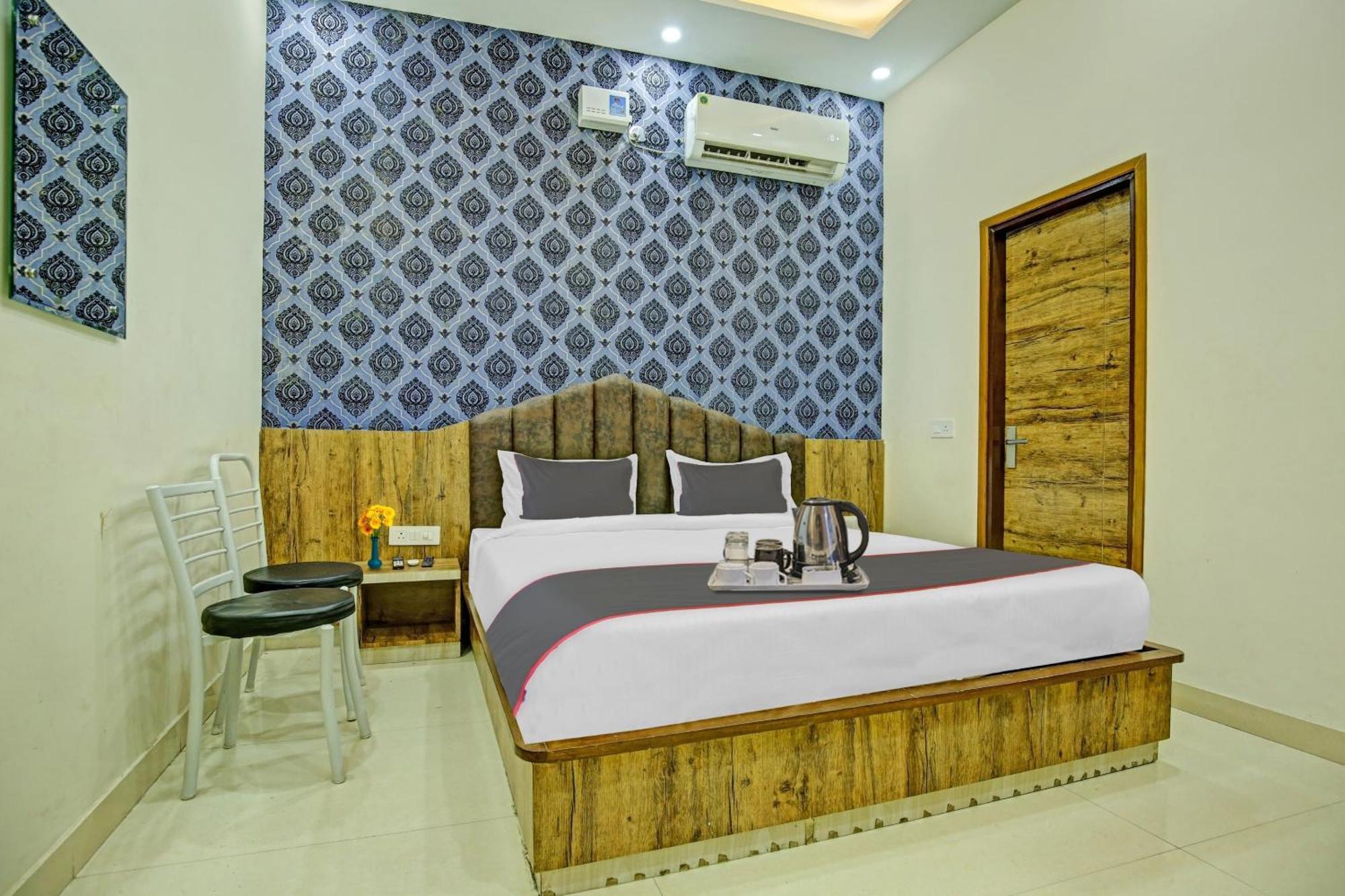 Collection O Rd Hotel Zirakpur Extérieur photo
