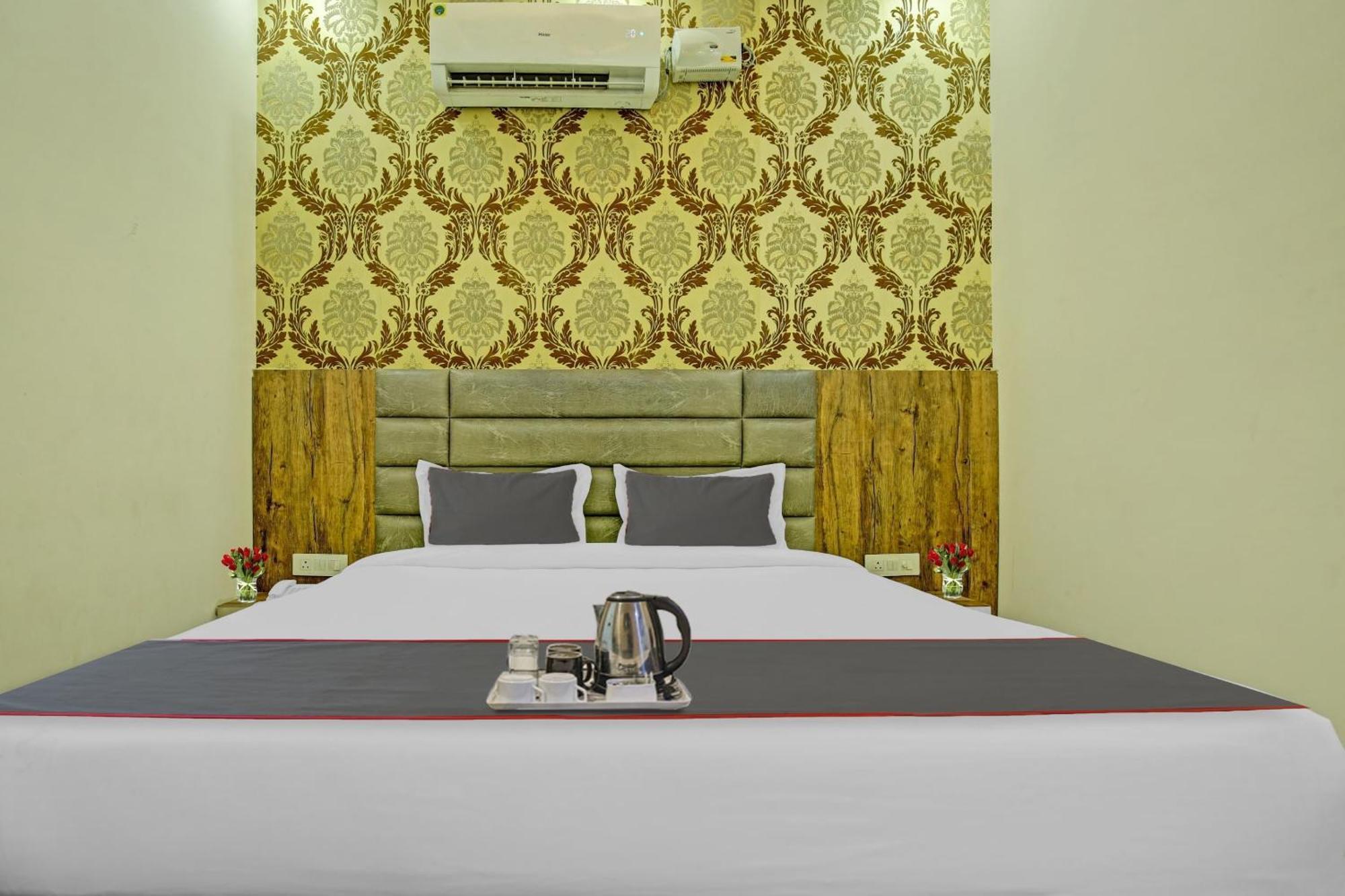 Collection O Rd Hotel Zirakpur Extérieur photo
